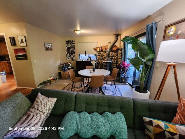 Photo - 493 Brassie Ave