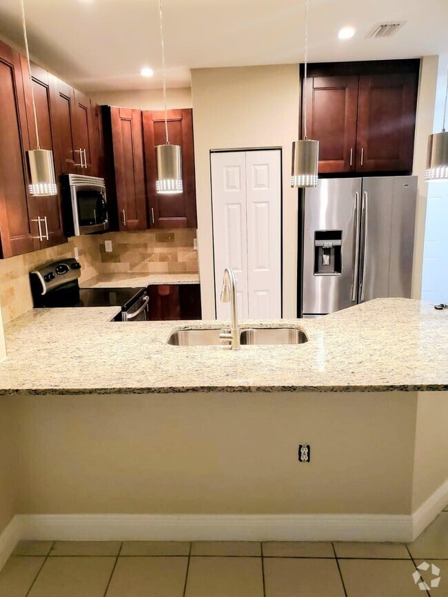 Building Photo - 5032 SE Mariner Garden Cir Rental