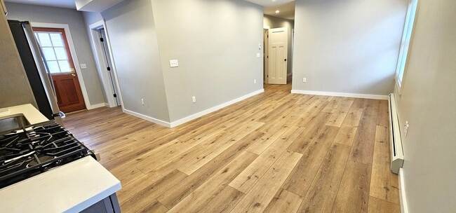 Photo - 202 East Ave Unidad Apt #1
