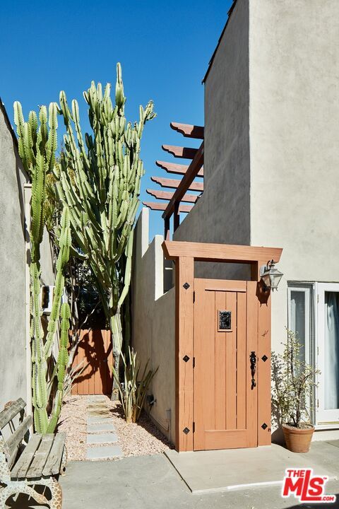 Building Photo - 412 Norwich Dr