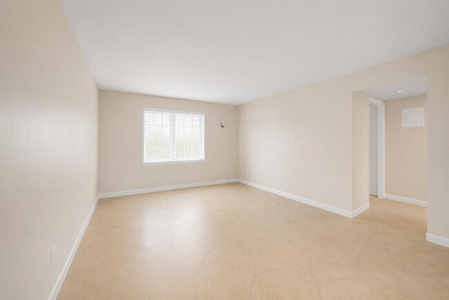 4528 SW 54th St Unit 302-b