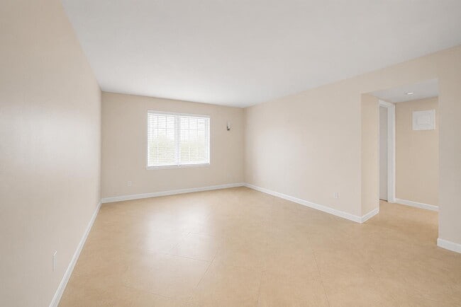 Photo - 4528 SW 54th St Unit 302-b