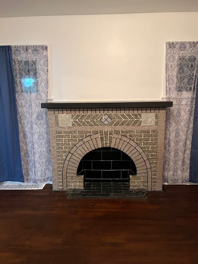 Photo - 518 W Earle Ave