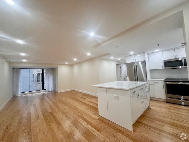 Building Photo - 165 Tremont St Unit 404 Rental