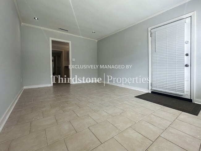 Photo - 2853 Lydia St