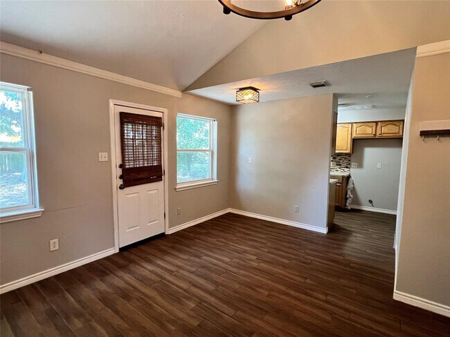 Photo - 1306 Gamma St