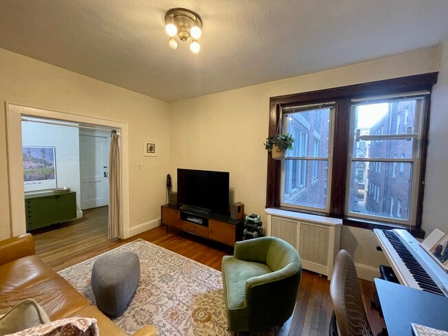 Photo - 17 Gray St Unit 2