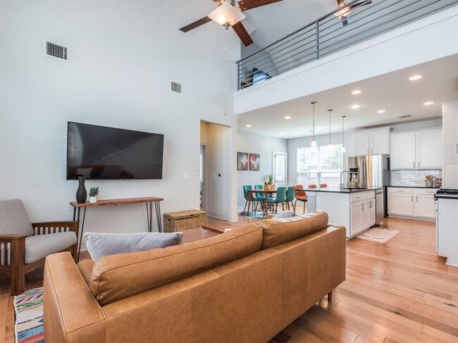 Photo - 2315 Capulet St