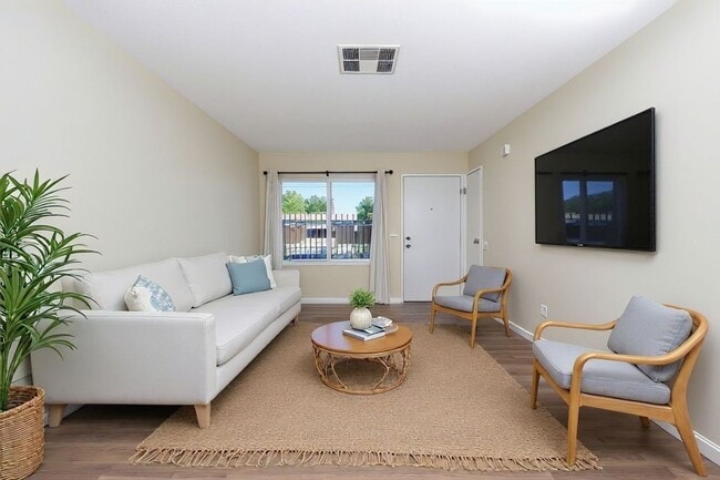 Photo - 2 Bed / 1 Bath Unit – Updated & Move-In Ready – Hemet Unit 526 Greystone Ln #3 B