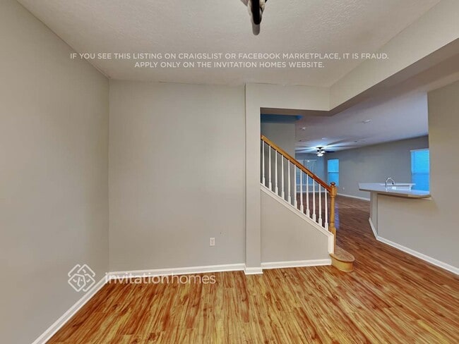 Photo - 260 Silver Glen Ave