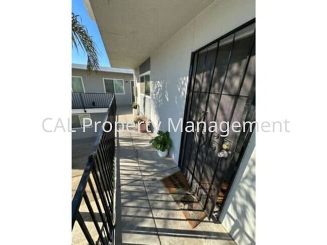 Building Photo - Charming 2-bedroom, 1-bathroom apartment i...