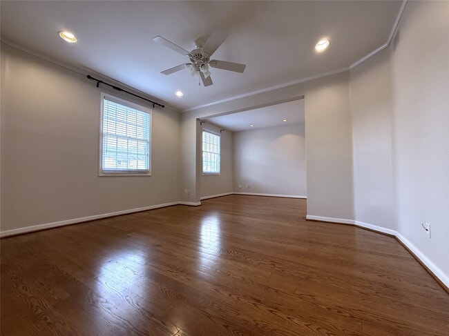 Photo - 2813 Saint St