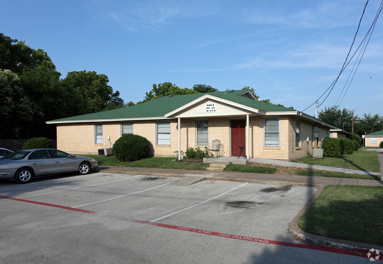 Photo - Oxford Square