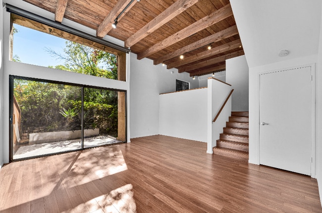 Photo - 2717 Griffith Park Blvd Unidad D