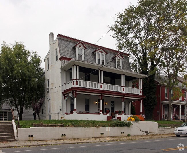 Photo - 655 S Potomac St Apartments