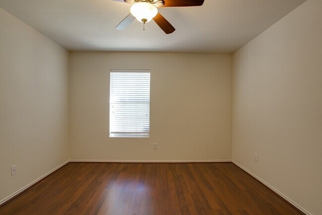 Photo - 4541 Martingale View Ln