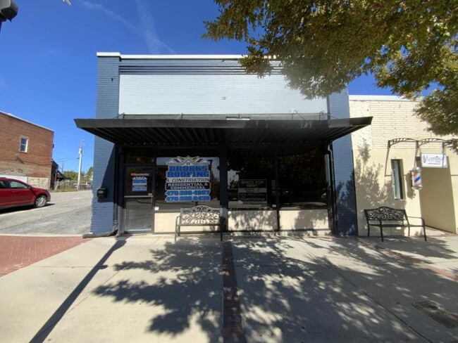 Building Photo - 61 E Main St