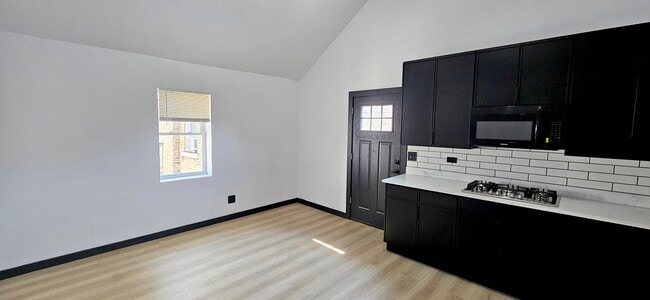 Photo - 1833 W 21st St Unit 2R