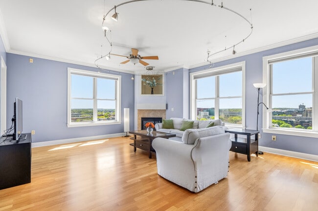 Photo - 360 W Washington Ave Unit Metropolitan Place