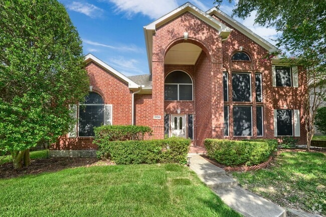 Building Photo - Stunning 5-Bedroom, 3-Bath Home with Over ...