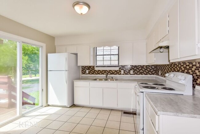 Photo - 3315 Walton Ln