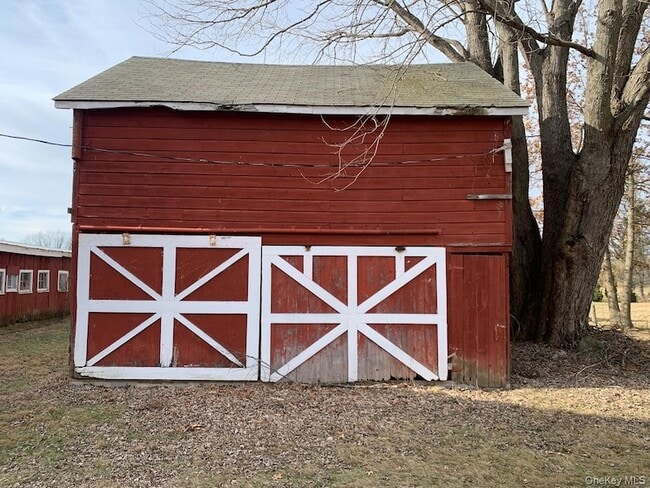 Photo - 460 Lasher Rd