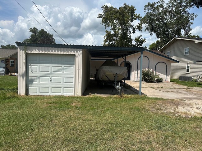 Building Photo - 5401 County Rd 334