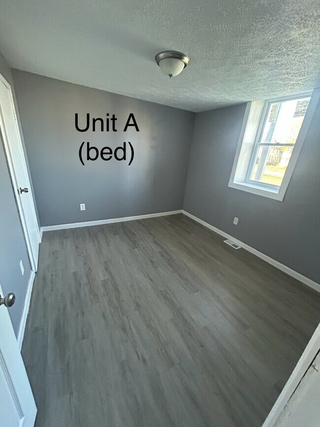 Photo - Seneca Ave Unidad A