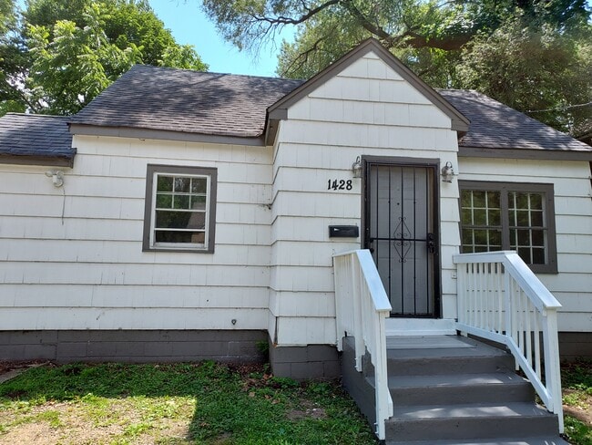 Building Photo - 1428 Mulberry St Rental