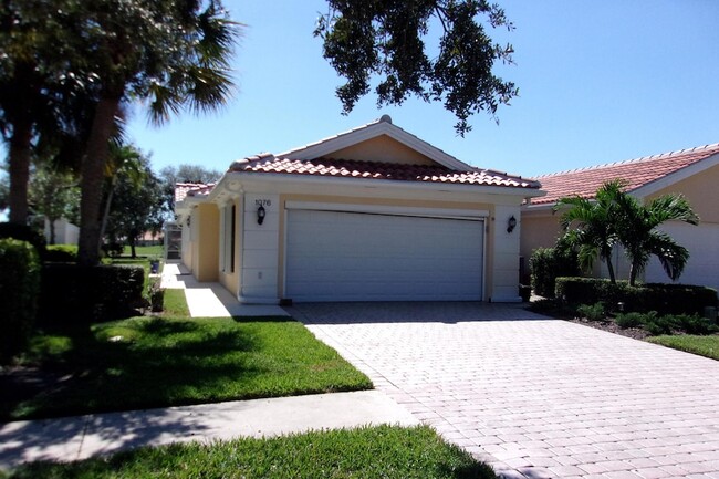 Building Photo - 1076 SW Tamarrow Pl Rental