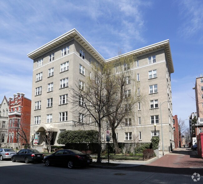 Primary Photo - The Roydon