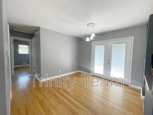 Photo - 7436 Knox Ct