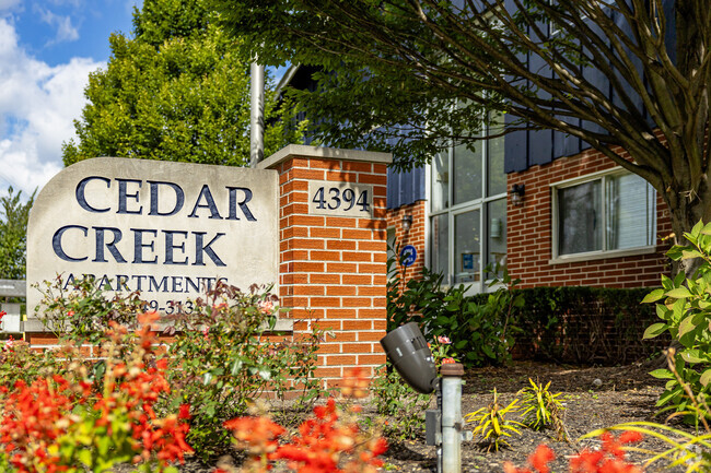 Apartamentos Cedar Creek - Cedar Creek Apartments