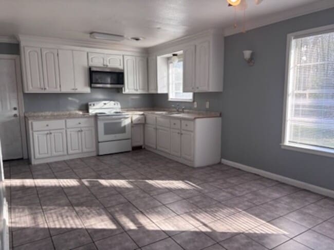 Photo - 3167 Longwood Dr