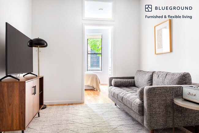 Building Photo - 250 Mulberry St Rental
