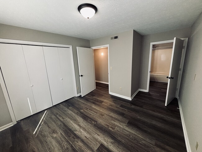 Photo - Tanasi Bend Apartments