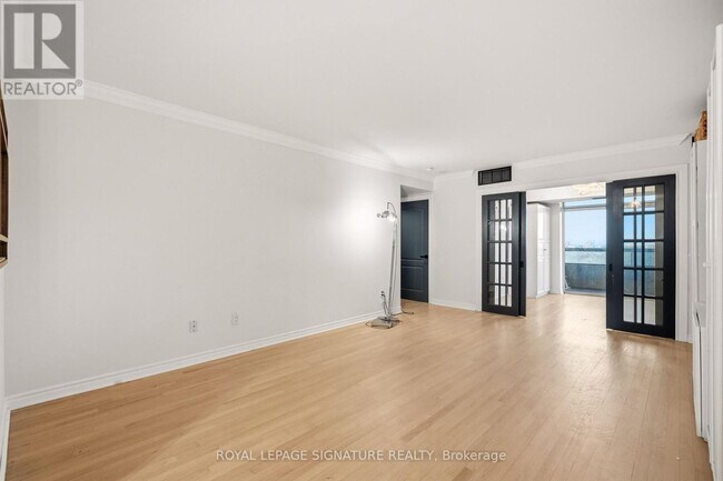 Photo - 18 Sommerset Way Unit 2217