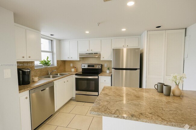 Photo - 555 NE 30th St Unit 203