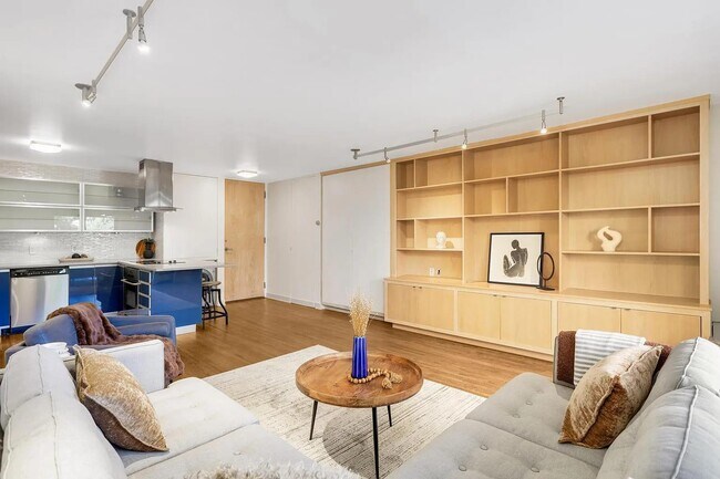 Photo - 2928 Dean Pkwy