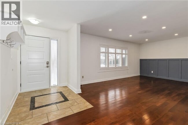 Photo - 10 Albemarle St