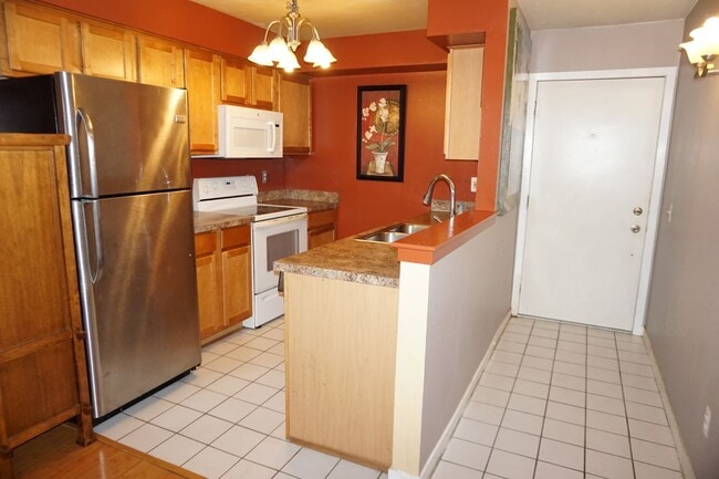 Photo - 27991 Rollcrest Rd