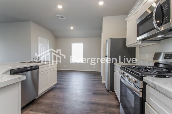 Photo - 2101 S Lakin Ln