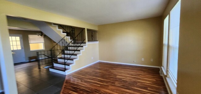 Photo - 188 Paris Cir