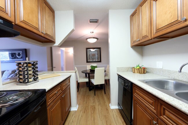 Diamond Lakes Apartment Homes
