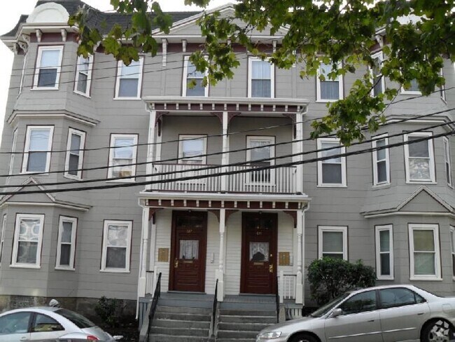 Building Photo - 135 Paul Gore St Unit 2 Rental