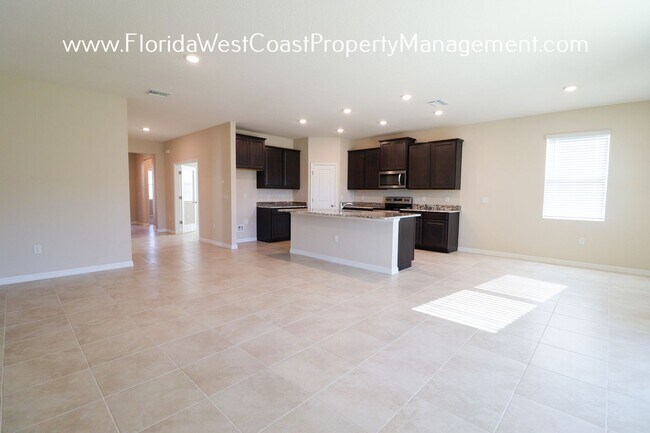 16465 Woodside Gln