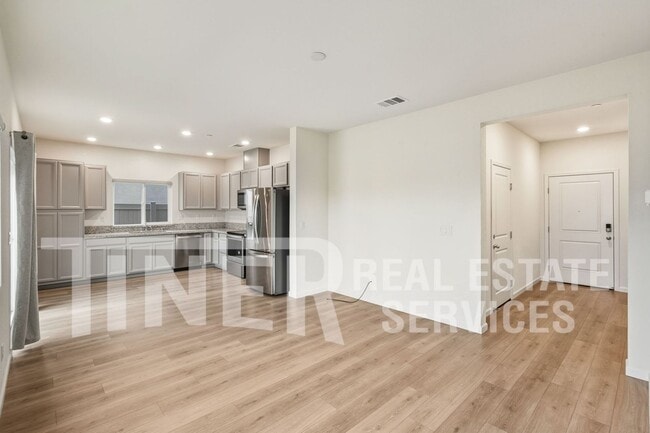 Photo - 3867 Roseparke Way