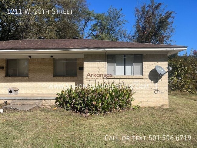 Building Photo - 1211 W 25th St