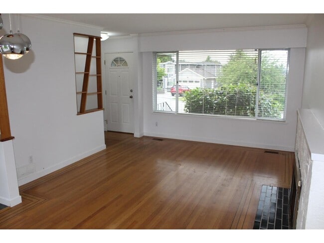 Photo - 9686 Princess Dr