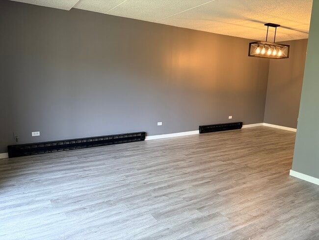 Building Photo - 110 Klein Creek Ct Unit 3C
